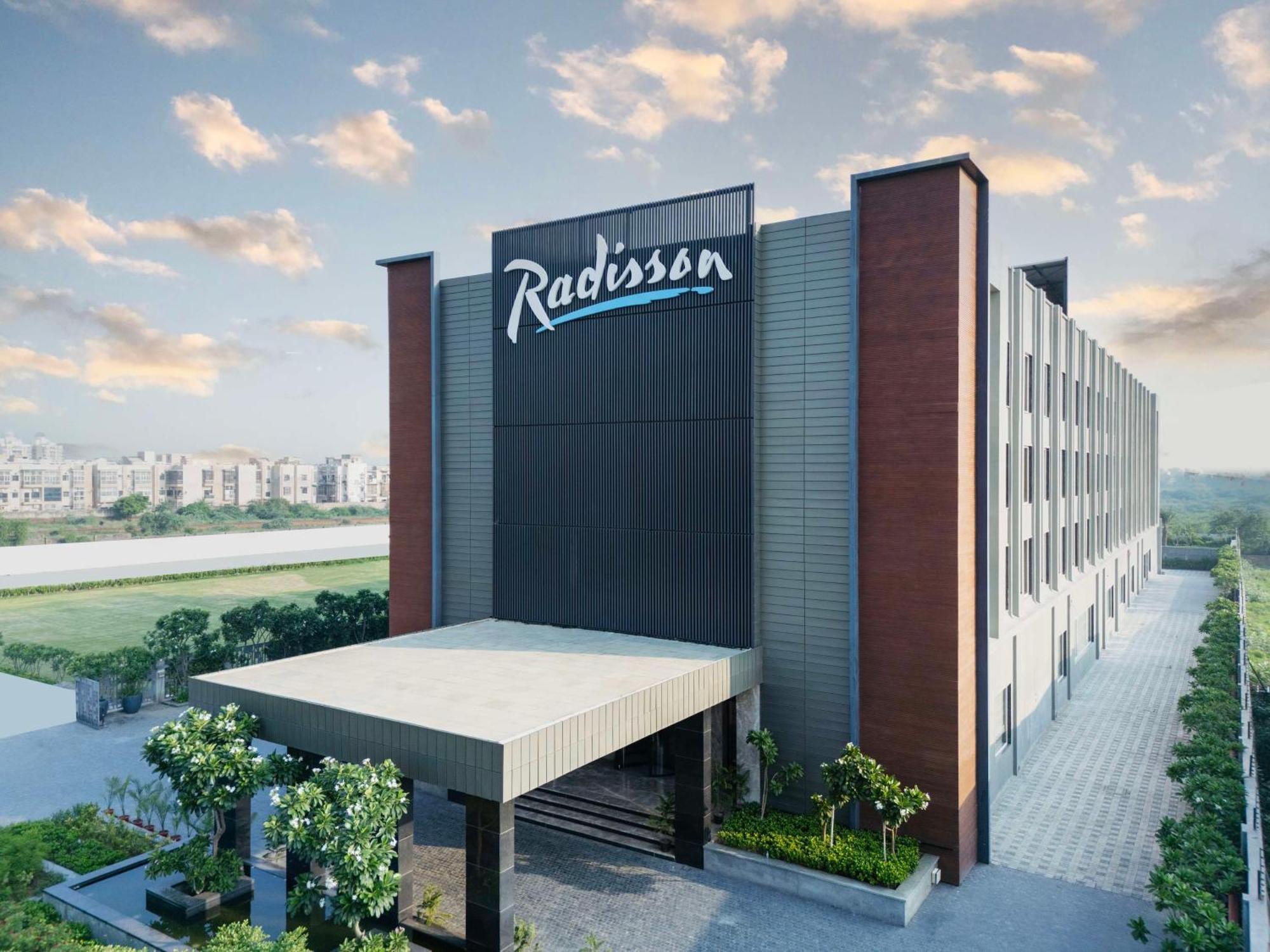 Radisson Hotel Vrindavan Exterior photo